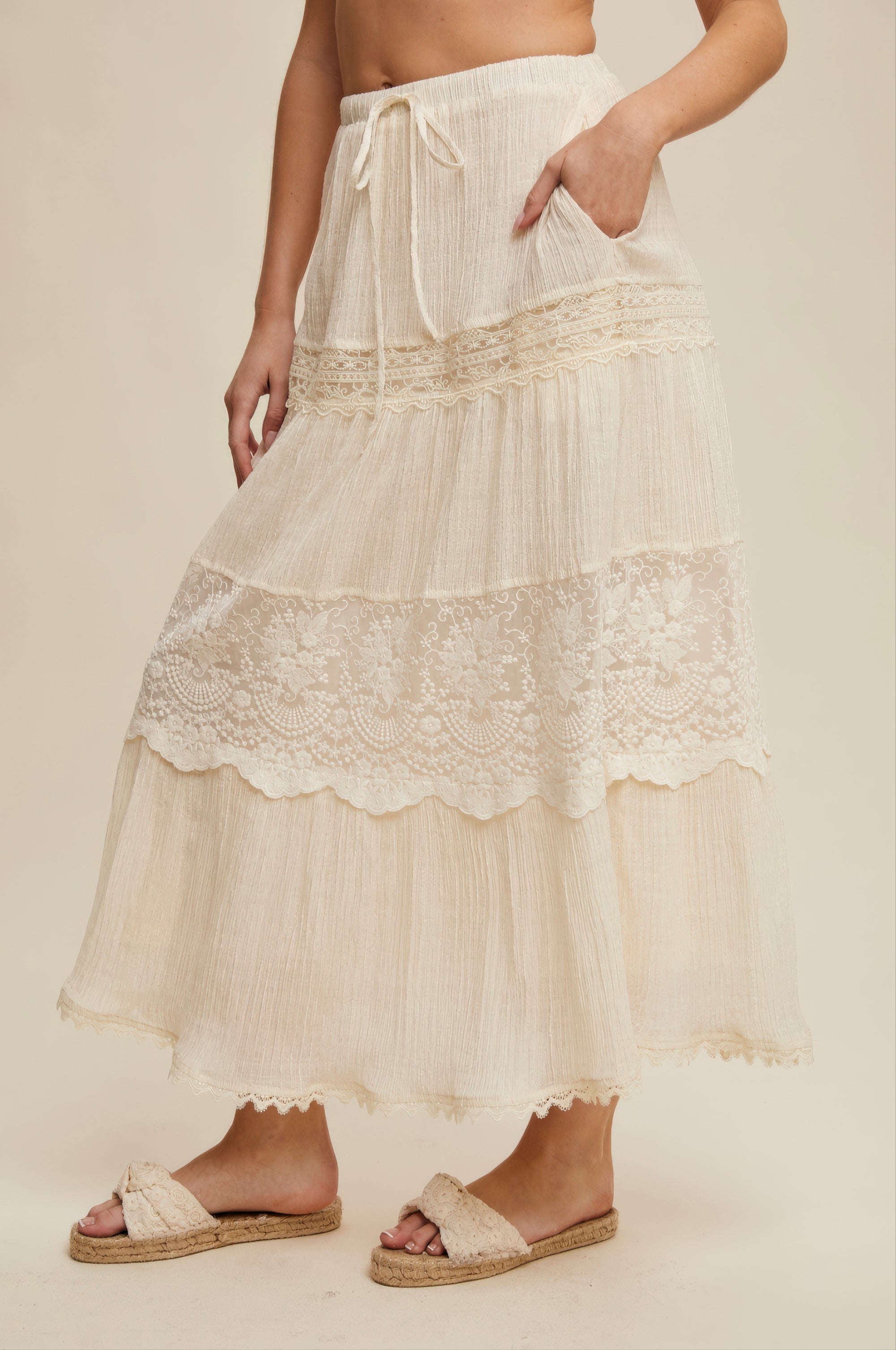 Tiered Lace Maxi Skirt – Cream